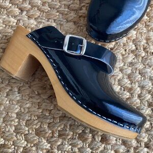 New: Bjork Swedish Comfort Patent Leather Clogs. Size 39